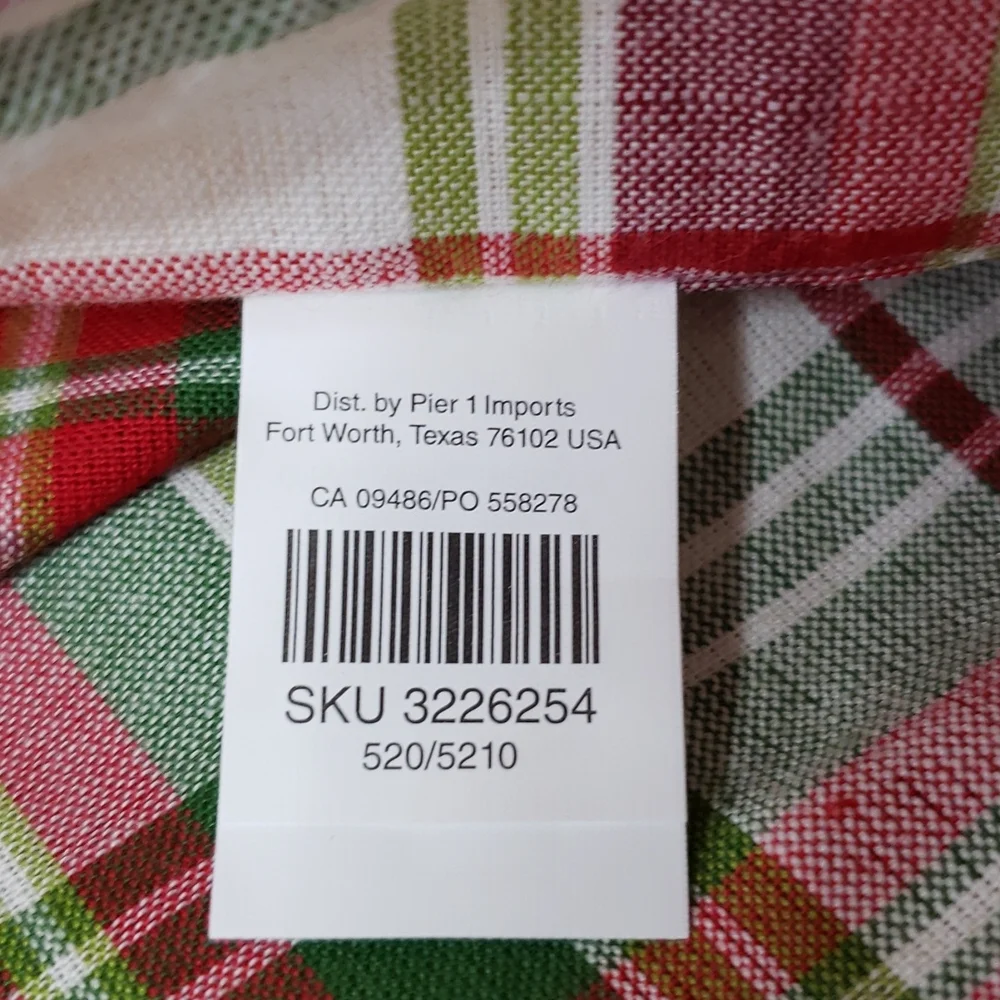 Pier 1 NWT Holiday Plaid Napkins Set of 4